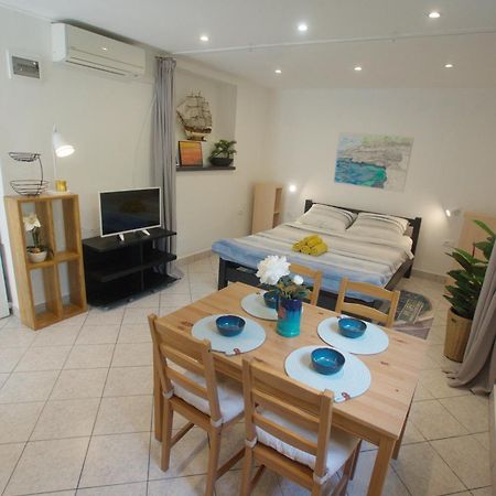 Luna 22 Porec Exterior photo